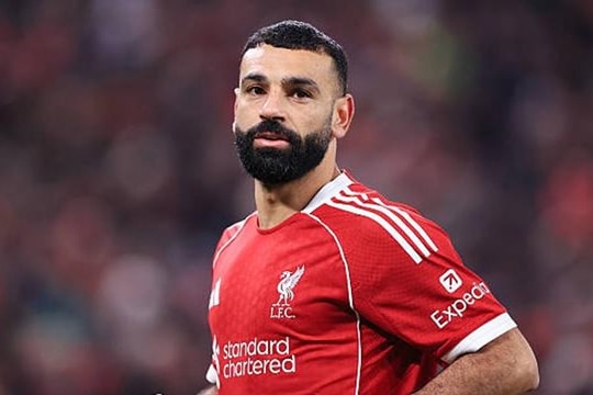 Salah mở lòng với Saudi Arabia, MU nhắm Mateta và kế hoạch giữ chân Harry Maguire