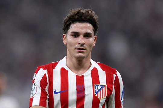 Arsenal chiếm ưu thế trước Chelsea trong thương vụ Julian Alvarez trị giá 80 triệu bảng