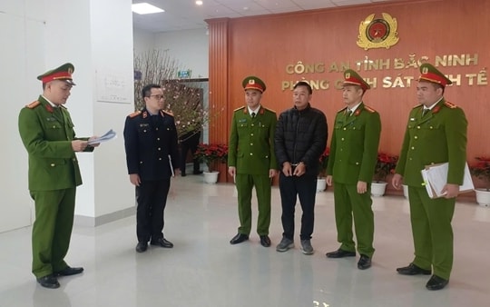 Chủ cơ sở trộn hóa chất gây ung thư vào hàng tấn riềng xay để bán cho người tiêu dùng