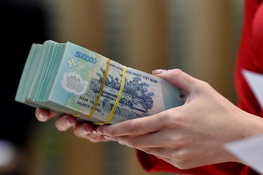 Lãi suất ngân hàng 12/2: KienlongBank tăng mạnh kỳ hạn ngắn, lãi suất thực tế tới 7,4%