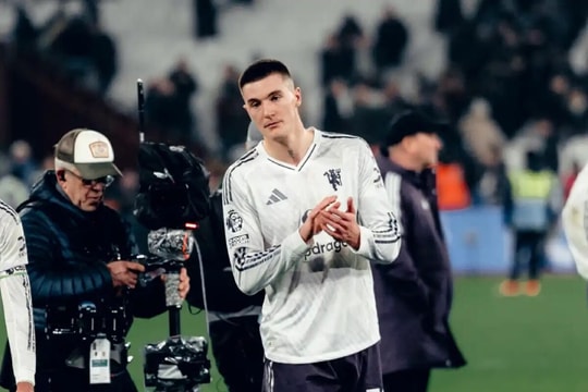 Benjamin Sesko giải cứu Man United: Đã đến lúc Michael Carrick trao suất đá chính?