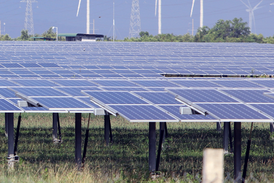 167 dự án điện mặt trời và điện gió ‘mắc kẹt’, Bộ Công Thương có chỉ đạo mới