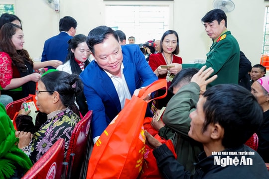 'Dân là gốc': Từ quyết sách đến lòng dân