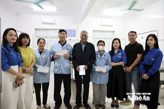 Trao yêu thương đến các bệnh nhân tại Nghệ An dịp Tết Nguyên đán