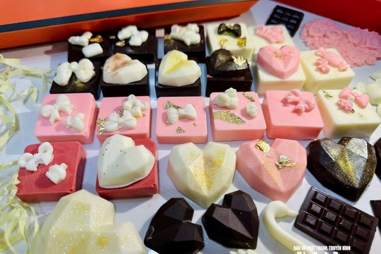 Sát Tết, thị trường quà tặng Valentine kém sôi động