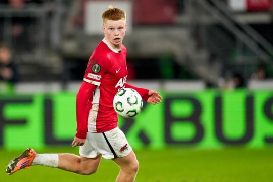 Real Madrid đại chiến Liverpool vì Kees Smit và bước ngoặt tương lai Lewandowski