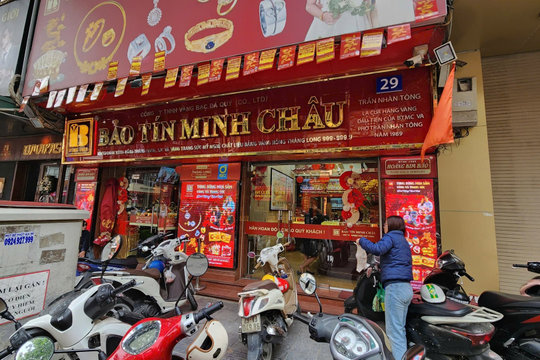 Giá vàng hôm nay 15/02/2026: Giá vàng SJC cao hơn tuần đầu tiên của tháng 2 gần 2 triệu đồng
