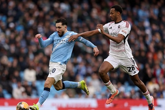 Rayan Cherki rực sáng đưa Man City vào vòng 5 FA Cup sau trận thắng Salford