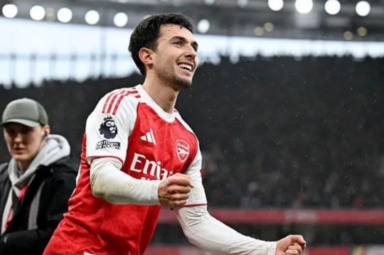 Martin Zubimendi: "Trái tim" Tây Ban Nha nâng tầm hệ thống chiến thuật của Arsenal