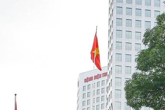 Tết đặc biệt của những y, bác sĩ "quay xe" cứu người phút chót