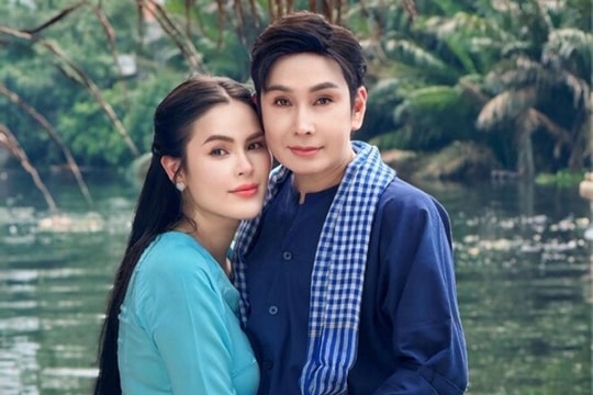 NSƯT Vũ Luân chở Hoa hậu Phương Lê sắm Tết bằng xe máy và diện mạo hiếm thấy của con gái thứ 2