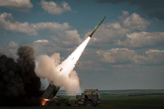 Nga ra mắt hệ thống pháo phản lực Sarma: Đối thủ mới của HIMARS với tầm bắn 120km