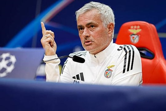 Jose Mourinho cảnh báo Benfica về sự nguy hiểm của 'vị vua' Real Madrid