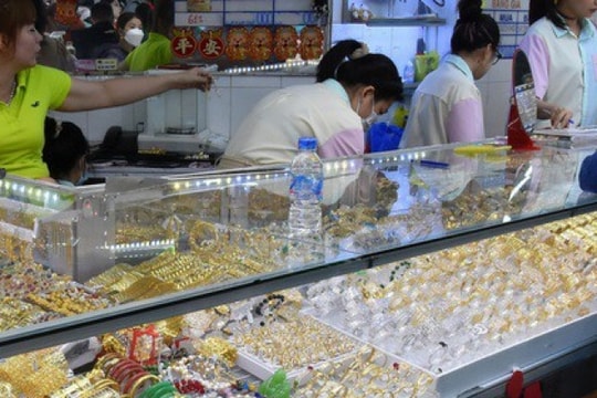 Cập nhật 08:15 sáng 17/02/2026: Giá vàng đi ngang 179.000–181.000 đồng, SJC giữ nguyên