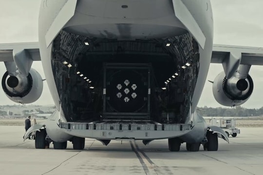 Mỹ vận chuyển lò phản ứng hạt nhân di động bằng máy bay C-17 Globemaster III
