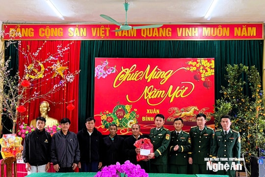 Ngày Xuân thắm tình hữu nghị nơi biên cương