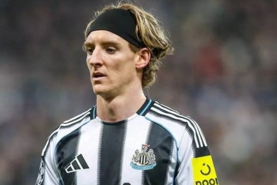 Liverpool quyết chiêu mộ Anthony Gordon, MU săn 'ngọc quý' Hayden Hackney