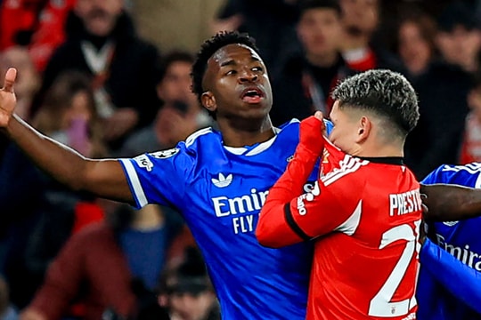 Mbappe tố cầu thủ Benfica phân biệt chủng tộc Vinicius 5 lần tại Champions League