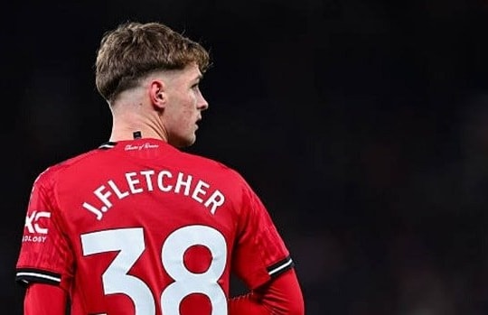 Man Utd sở hữu 10 tài năng trẻ giúp giải bài toán hàng tiền vệ năm 2026