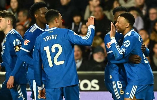Real Madrid hạ gục Benfica 1-0: Siêu phẩm của Vinicius định đoạt trận đấu