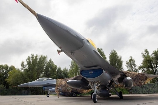 Nghi vấn cựu phi công Mỹ và Hà Lan điều khiển tiêm kích F-16 tại Ukraine