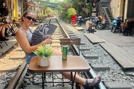 Việt Nam qua góc nhìn du khách Mỹ: Từ nghệ thuật mặc cả đến bài học xuyên Việt thực tế