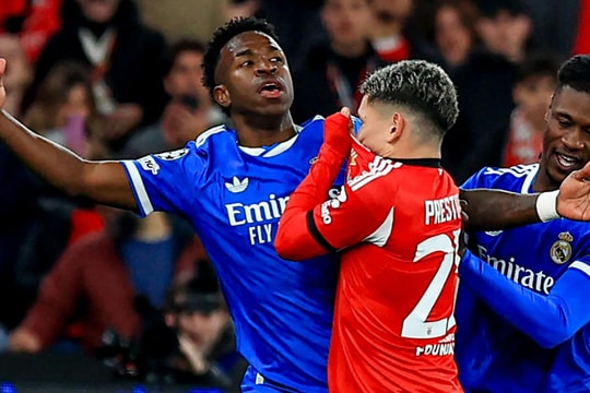Vinicius Junior bị phân biệt chủng tộc tại Champions League: Mbappe làm nhân chứng, án phạt 10 trận treo lơ lửng