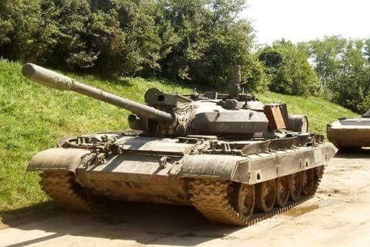 Xe tăng T-55AM với lớp giáp lông mày Ilyich xuất hiện tại chiến trường Ukraine