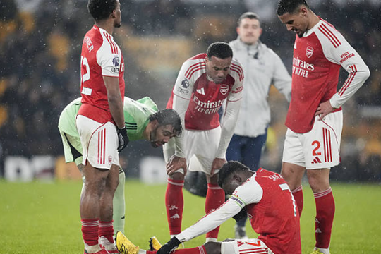 Arsenal hòa cay đắng Wolves 2-2: Đánh rơi chiến thắng ở phút bù giờ cuối cùng