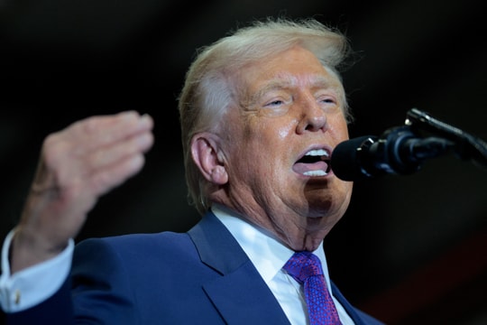 Ông Trump ra lệnh giải mật hồ sơ về UFO và người ngoài hành tinh