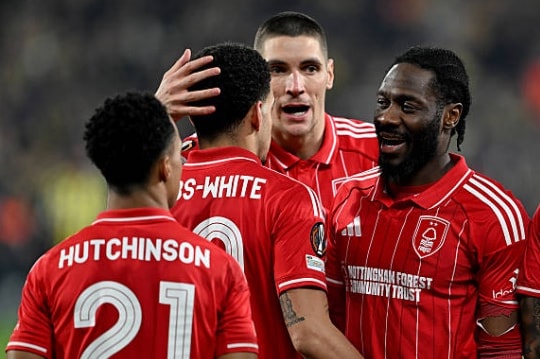 Nottingham Forest đè bẹp Fenerbahce 3-0: Màn ra mắt rực lửa của Vitor Pereira