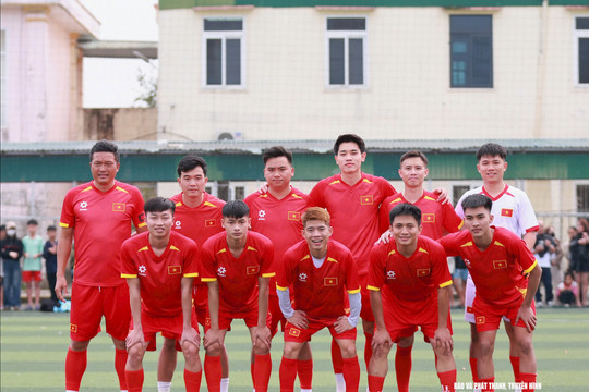 Đình Bắc thi đấu giao hữu và đóng góp thiện nguyện ở quê nhà nhân dịp đầu Xuân