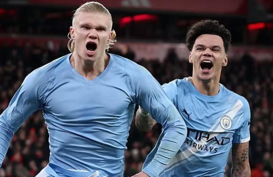 Man City đe dọa ngôi đầu của Arsenal: Bản lĩnh nhà vua và bóng ma 93:20