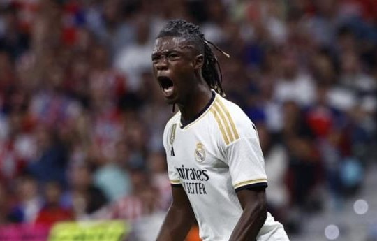 Chuyển nhượng tối 22/2: MU săn đuổi Eduardo Camavinga, Arsenal tiếp cận Rafael Leao