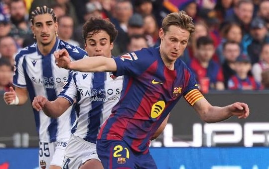 Frenkie de Jong rực sáng giúp Barcelona áp đảo Levante tại Camp Nou