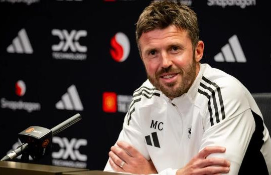 Michael Carrick và 3 quyết định nhân sự then chốt giúp Man Utd đòi nợ Everton