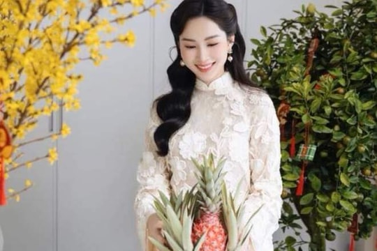 Hoa hậu Đặng Thu Thảo trổ tài bày mâm ngũ quả và hé lộ không gian Tết hào môn