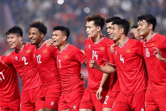 Đội tuyển Việt Nam có cơ hội thăng hạng FIFA ngoạn mục; MU có chiến thắng cảm xúc