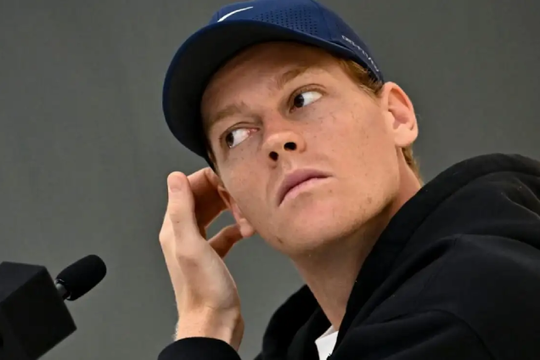 Jannik Sinner đối diện làn sóng chỉ trích: Khủng hoảng phong độ hay áp lực từ sự kỳ vọng?