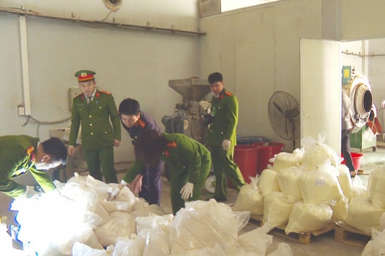 Bóc gỡ nhiều đường dây sản xuất, buôn bán thuốc giả và thực phẩm chức năng giả dịp Tết