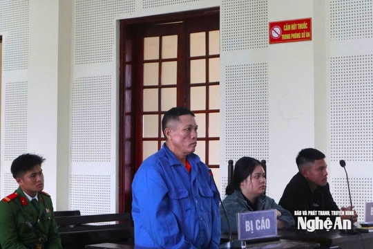 Mâu thuẫn tiền bạc, chồng đâm vợ tử vong, lĩnh 12 năm tù