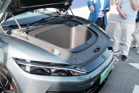 Ford Mustang Mach-E 2026: Khoang chứa đồ phía trước trở thành tùy chọn trả phí 495 USD