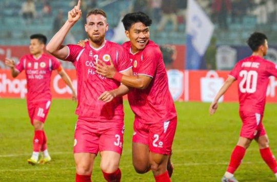 CAHN bứt tốc ngôi đầu, Nam Định lún sâu vào khủng hoảng tại V.League