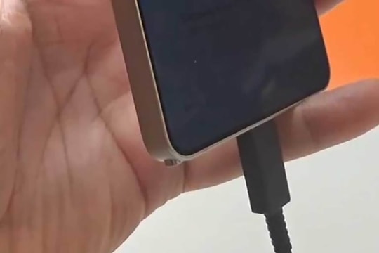 Samsung Galaxy S26 Ultra thay đổi thiết kế bút S Pen: Loại bỏ Bluetooth và khe cắm mới