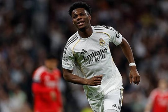 Real Madrid 2-1 Benfica: Tchouameni và Vinicius đưa Kền kền trắng vào vòng sau