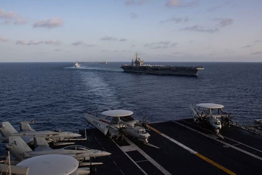Tàu sân bay lớn nhất thế giới USS Gerald R. Ford của Mỹ tiến về bờ biển Israel