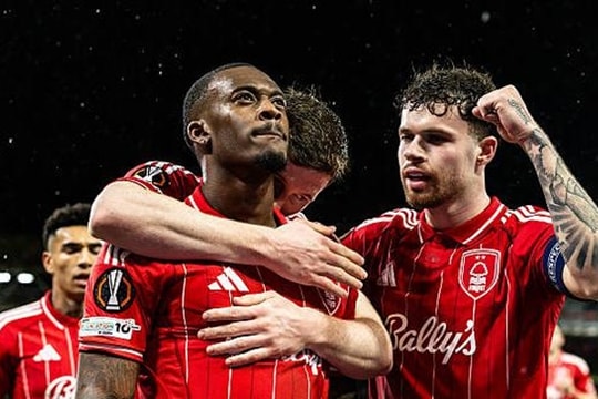 Nottingham Forest lần đầu vào vòng 16 đội Europa League sau màn rượt đuổi tại City Ground