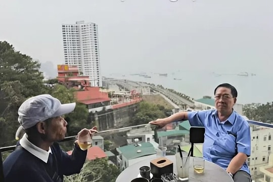 H'Hen Niê khoe khoảnh khắc thân thiết giữa bố ruột và bố chồng tại Hạ Long