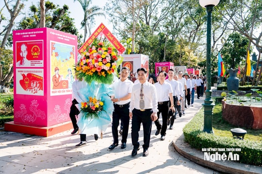 Hiệp hội Bất động sản tỉnh Nghệ An dâng hoa tại Khu Di tích Quốc gia đặc biệt Kim Liên