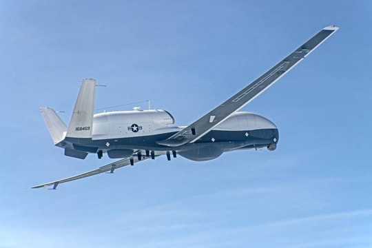 MQ-4C Triton của Mỹ phát tín hiệu khẩn cấp và biến mất gần bờ biển Iran
